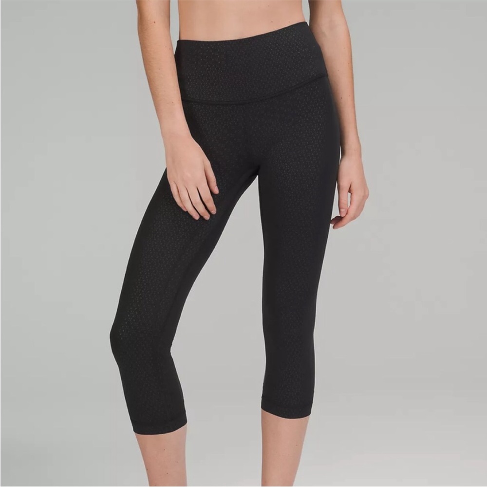 Lululemon Crop Black Leggings size 2 compression versatile  yoga, gym, running